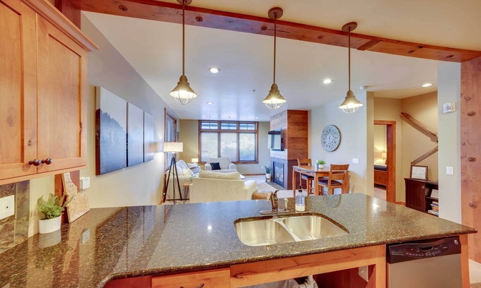 Kellogg Condo | < 1 Mi to Silver Mountain: Luxury Condo w/Views