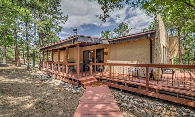 Alto Condo | 1 Mi to Ski Slopes: Alto Escape w/Game Room!