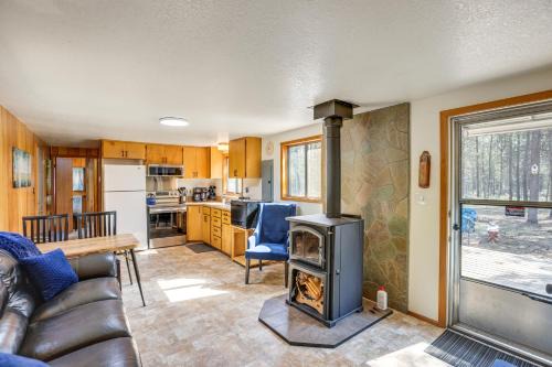 La Pine House | 1 Mi to State Park Peaceful La Pine Cabin with Deck