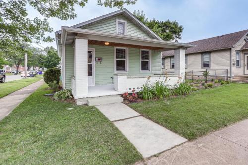 Sandusky House | 1 Mi to Water and Dtwn Lake Erie Family Getaway