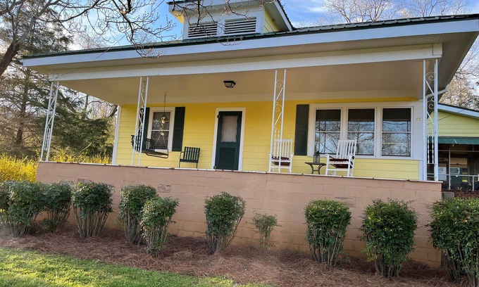 Helen Other | 1 Mile from Helen Ga - Porches, Pool Table, Hot Tub, Fire Place & Fire Pit