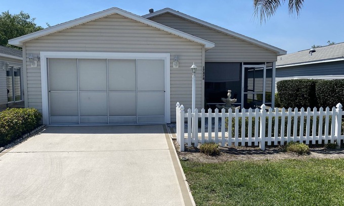 Piedmont Villa | 1 mile from Nancy Lopez CC and Chatham Rec Centers.