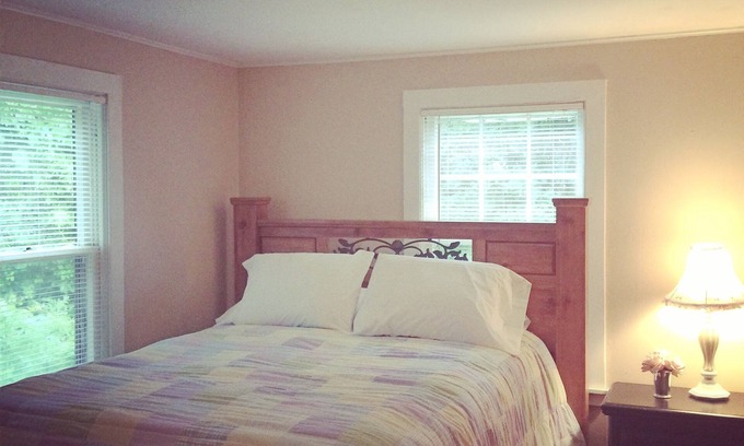Westerly Cottage | 1 Mile To Beach, 2BR, 1 BA, sleeps 6