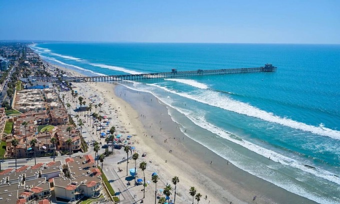 East Side Capistrano House | 1 Mile to Beach|Hot Tub|Fenced Yard|Downtown|Pets