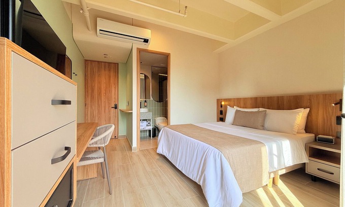 Sabaneta Hotel | 1 minute from Sabaneta Park! Modern rooms, breakfast included,