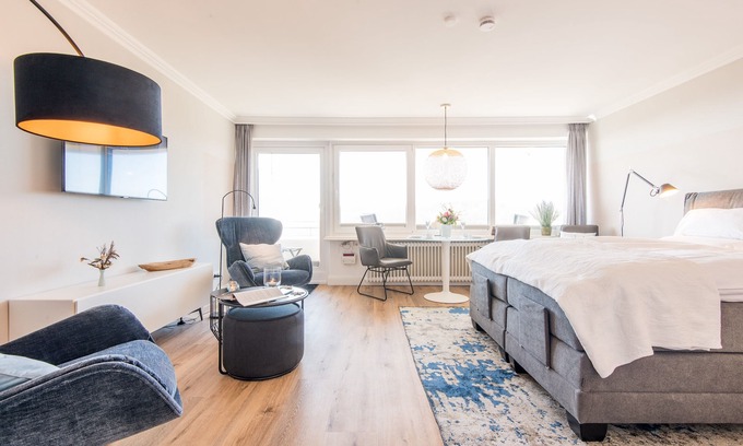 Wenningstedt-Braderup Apartment | 1-room apartment with direct sea view and approx. 40 m², for up to 2 people