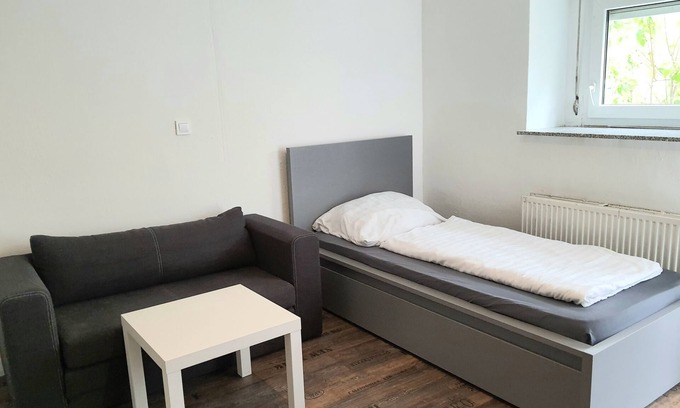 Straßenhaus House | 1-room apartment with kitchenette, large TV and shower/WC, 20 sqm