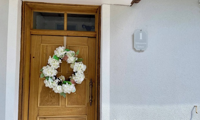 Hoechstadt an der Donau Apartment | 1-room apartment in a top location - right next to the castle