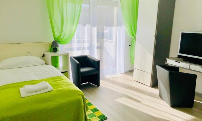 Lebenstedt Apartment | 1 room apartment modern and newly renovated