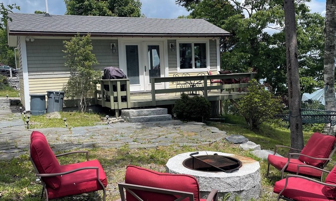 Harpswell Apartment | 1 room luxury ocean front studio cottage