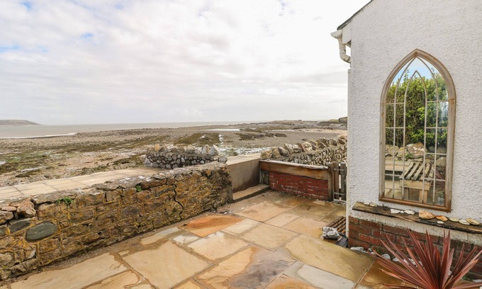 Horton Cottage | 1 SALT COTTAGE, pet friendly, country holiday cottage in Port Eynon