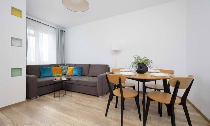 Okecie Apartment | 1 Sierpnia 30 | Warszawa | Functional Apartment | WiFi