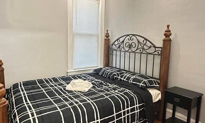 Utica Apartment | 1 Soothing 3-bedroom apartment with AC in Utica