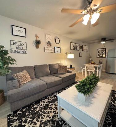 Old East Dallas Apartment | 1 STATE FAIR l DT Dallas l FIFA READY l Staycation 1Bd1Ba