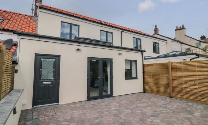 Langtoft House | 1 Staveley Cottages