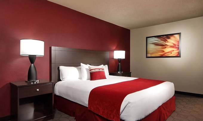 Laughlin Hotel | 1 x Santa Fe King Non Smoking at Edgewater Casino Resort