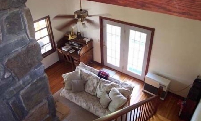 Plumtree Cabin | 10/2024 - OPEN - power, internet, water, access