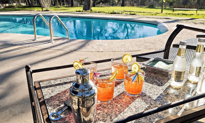 San Marcos House | 10 Bedroom Hill Country Retreat with Pickleball, Tennis and Pool- Stonehaven Ran
