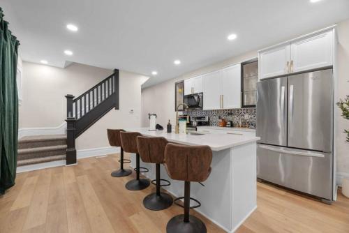 Glen Echo House | 10 Bedrooms Sleeps 28 2 Hot Tubs 1 Min To Fairgrounds