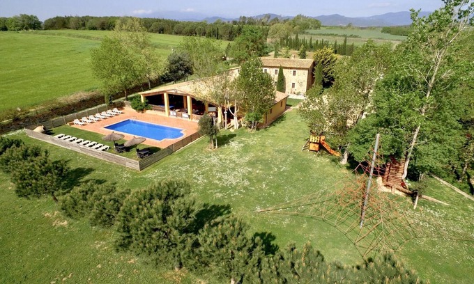 Sils Villa | 10 Bedrooms Villa|Tennis & Basketball court|Soccer Field|Near Beaches &Barcelona