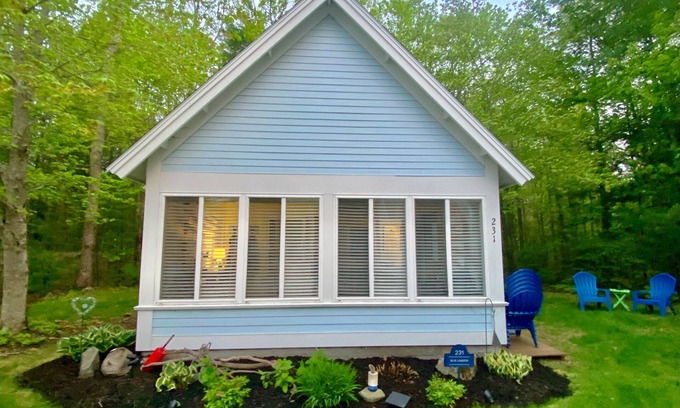 Summer Village Cottage | 10 ⭐️cottage! Last week in Aug is available. 4 night minimum, discounted rate.