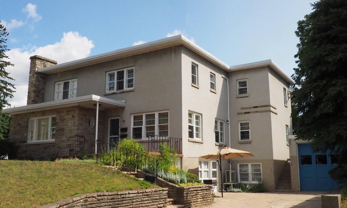 Barrie Apartment | 10% Flash Sale! Bright & Airy Apartment: Lovely Backyard & Off Street Parking!