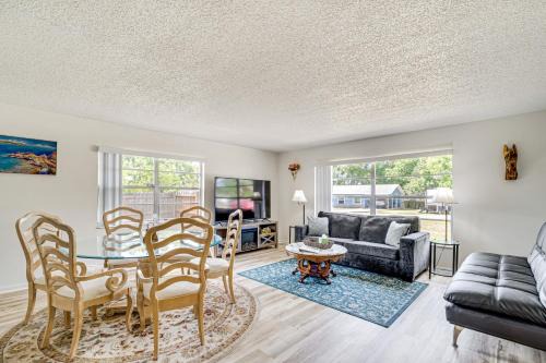 Silver Springs Shores House | 10 Mi to Dtwn Ocala Dog-Friendly Home with Fire Pit