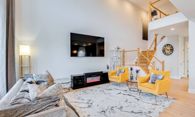 Rockaway House | 10 Mi to Morristown: Stylish Home Near Trails!