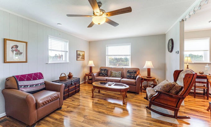 Piney Creek House | 10 Mi to New River State Park: Rural Home w/Views