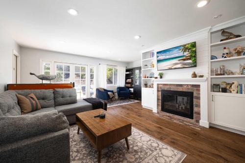 University City House | 10 min to Beach Central Villa