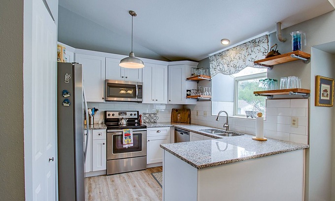 Northwest Colorado Springs House | 10 Min to Garden of the Gods-hiking-biking-hot tub