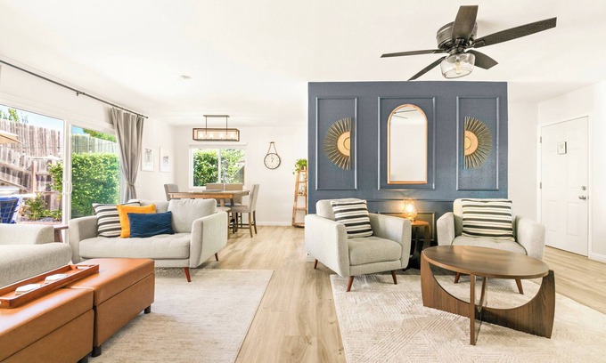 Oceanside House | 10 Min to Legoland, Game Room, King Bed, Pet Friendly, Fire Pit