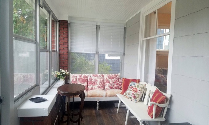 Petoskey House | 10 min walk to downtown Petoskey