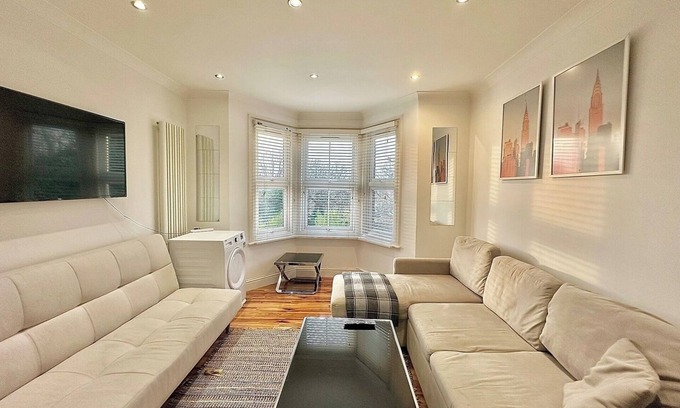 Streatham Hill Apartment | 10 min walk to tube station