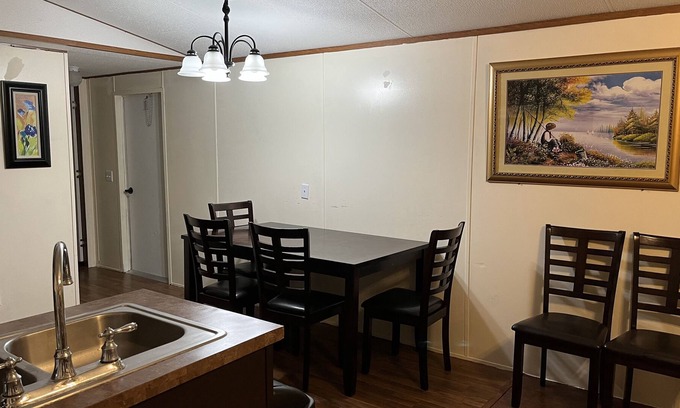 Hockley House | 10 mins to Houston Premium Outlet, 17 mins to Prairie View A&M, Cozy mobile home