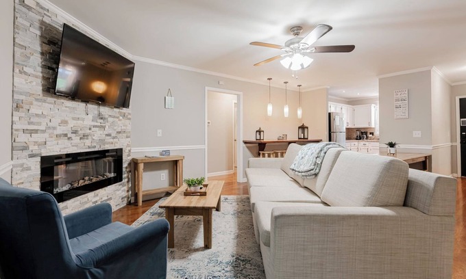 Irmo House | 10 Mins to Lake Murray! The Dutch Creek Cottage