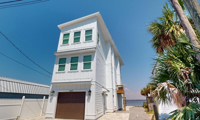 Thomas Drive House | 10 minute drive to beaches, newly built bay front home in Panama City Beach