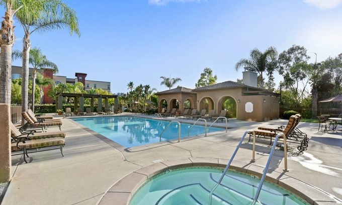 Mission Valley Condo | 10 Minutes Away From Everything .