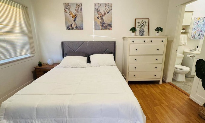 Central San Pedro Apartment | 10 minutes to beach from 750A 9th St, All Inclusive Coastal Town of San Pedro CA
