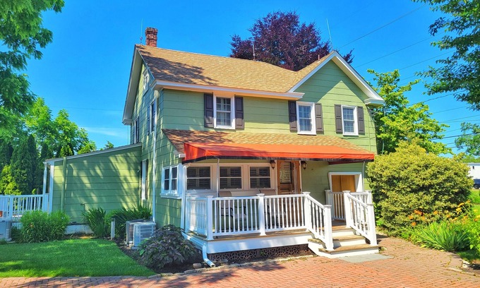 Swainton House | 10 Minutes to the beach! Historic home on the Jersey Shore.