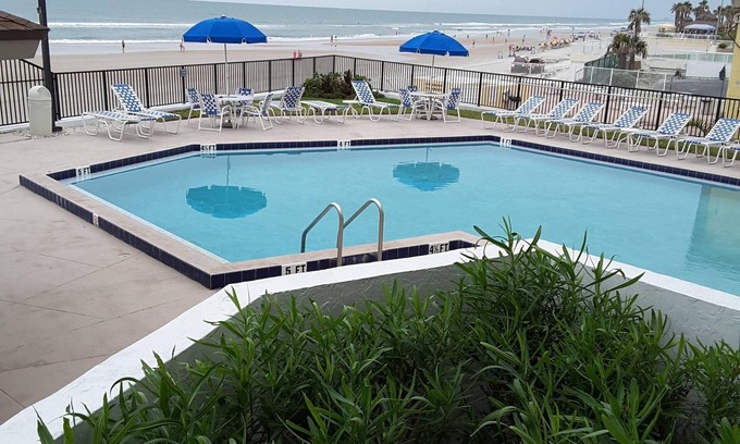 Daytona Beach Shores Condo | 10% off 7 Night Stays! Beautiful Penthouse Condo, Ocean & River Views