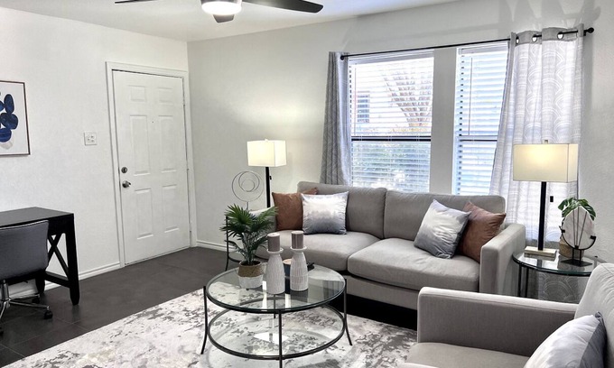 Irving Apartment | 10% OFF I65 - 1BD Condo, Pool, HWY 161/183, DFW South - Irving