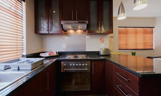 Port Elizabeth Central Hotel | 10 on Cape