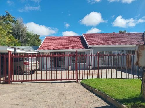 Colesberg Apartment | 10 on Earl Haig Colesberg