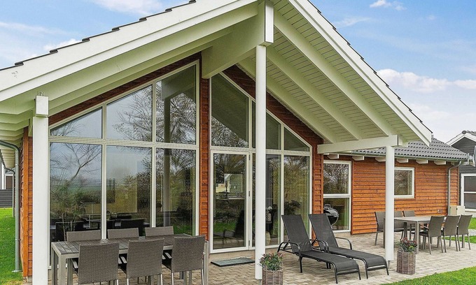 Olpenitz House | 10 person holiday home in Hasselberg