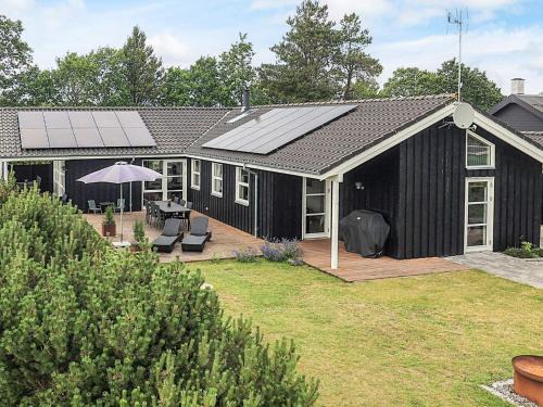 Haslevgarde House | 10 person holiday home in Hadsund