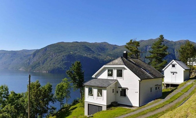 Stordal House | 10 person holiday home in Stordal