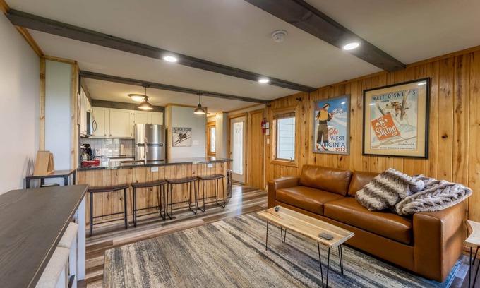 Snowshoe Apartment | 10 Powderidge 1BR Ski Out & pet friendly