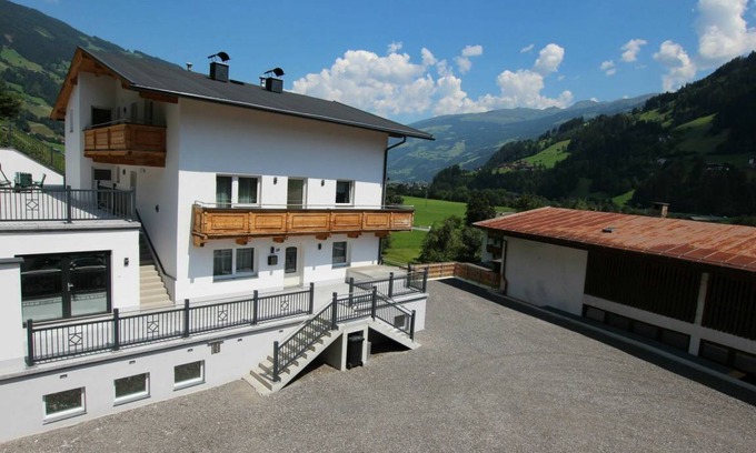 Laimach Apartment | 100 m² Apartment ∙ 4 bedrooms ∙ 9 guests