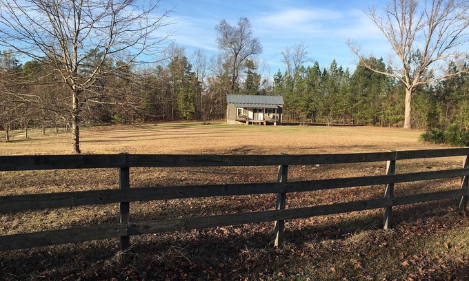 Hardwick Cottage | 100 year old Restored Cottage with modern comforts near Milledgeville Ga. & Lake